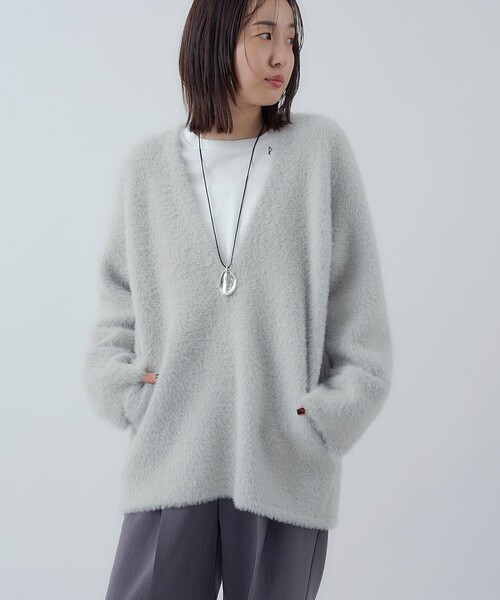 RONEL（ロネル）の「≪昨年大人気≫【RONEL】シャギーVネックプルオーバーニット（ニット/セーター・レディース・ライトグレー/ベージュ・FREE）」の7枚目の写真