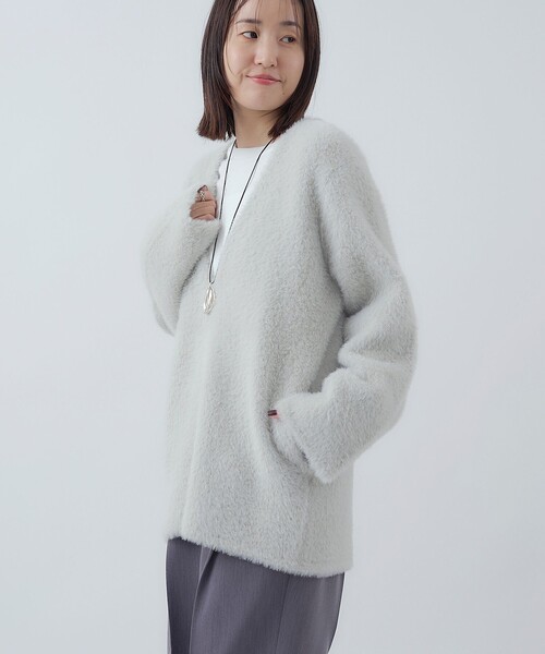 RONEL（ロネル）の「≪昨年大人気≫【RONEL】シャギーVネックプルオーバーニット（ニット/セーター・レディース・ライトグレー/ベージュ・FREE）」の9枚目の写真