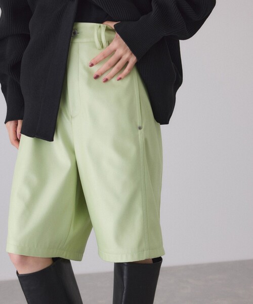 ADAM ET ROPE'(アダムエロペ)の「グロスコクーンハーフパンツ(その他パンツ・レディース・ライトグリーン/ブラック・36/38)」の9枚目の写真