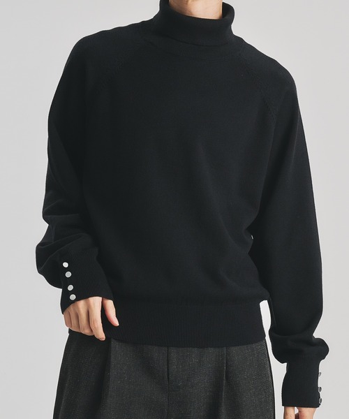 黒の長袖ニット ストライプカフス 黒の長袖ニット ストライプカフス