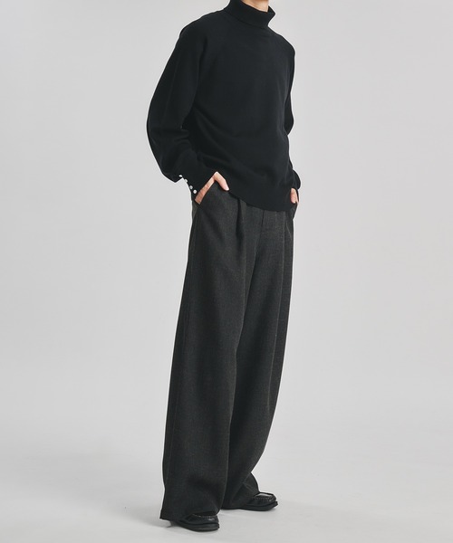 SELLE GLANT（セレグランテ）の「TURTLENECK DESIGN CUFFS KNIT/タートルネックデザインカフスニット（ニット/セーター・メンズ・ブラック/ダークブラウン/アイボリー・MEDIUM/SMALL/LARGE）」の13枚目の写真