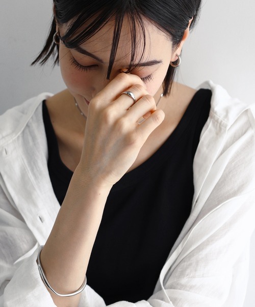evernavy(エバーネイビー)の「【金属アレルギー対応/サージカルステンレス】ニュアンスラウンドリング(リング・レディース・ゴールド/シルバー・#15/#13/#11)」の2枚目の写真