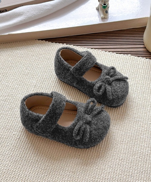 aimoha(アイモハ)の「【aimoha-KIDS-】キッズ ウールライクストラップシューズ (AW)(バレエシューズ・キッズ・ライトベージュ/ライトグレー/ダークグレー・15.0cm/16.0cm/17.0cm/18.0cm/14.0cm/19.0cm)」の10枚目の写真
