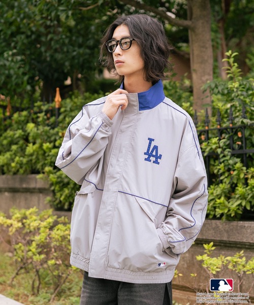 MLB(メジャーリーグベースボール)の「【MLB/メジャーリーグベースボール】パイピングナイロンジャケット(ナイロンジャケット・メンズ・ネイビー/ブラウン/グレー・MEDIUM/LARGE/X-LARGE)」の12枚目の写真