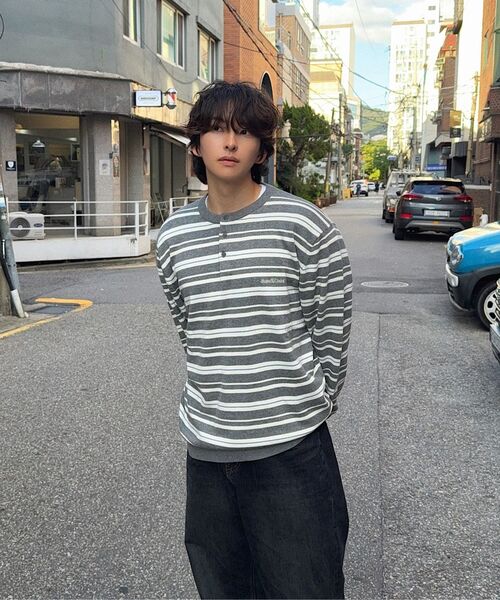 WMC(ダブリューエムシー)の「マルチストライプヘンリーネックニット_BLACK(ニット/セーター・レディース・ブラック・MEDIUM/LARGE/X-LARGE/SMALL)」の5枚目の写真