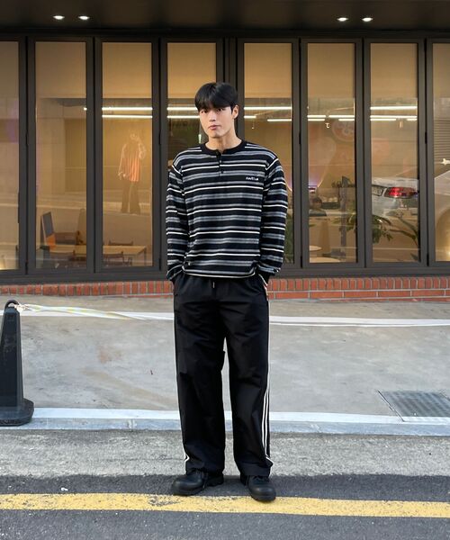 WMC(ダブリューエムシー)の「マルチストライプヘンリーネックニット_BLACK(ニット/セーター・レディース・ブラック・MEDIUM/LARGE/X-LARGE/SMALL)」の18枚目の写真