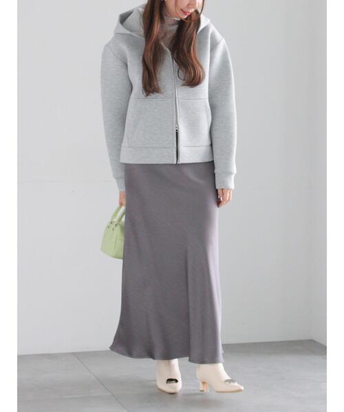 Te chichi(テチチ)の「【宮本茉由着用】ヴィンテージサテンナロースカート(スカート・レディース・サックスブルー/チャコールグレー/モカ・F)」の5枚目の写真