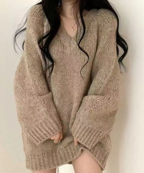 Ritzy（リッツィー）の「オーバーサイズ Vネックセーター（ニット/セーター・レディース・ホワイト/グレー/カーキ/グリーン・FREE）」の3枚目の写真