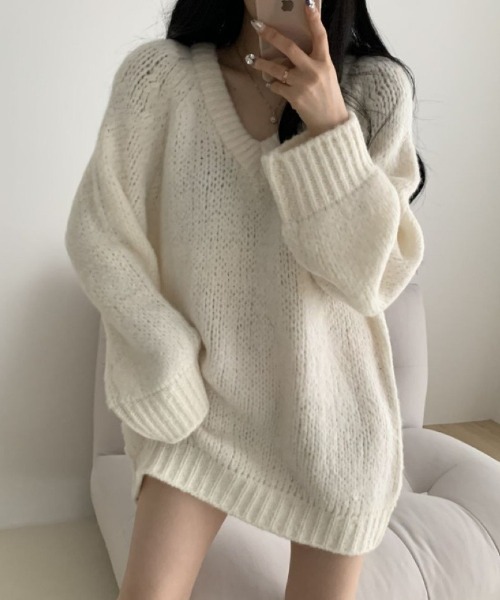 Ritzy（リッツィー）の「オーバーサイズ Vネックセーター（ニット/セーター・レディース・ホワイト/グレー/カーキ/グリーン・FREE）」の7枚目の写真