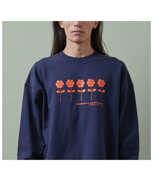 261EUI(261イーユーアイ)の「ORANGE COSMOS SWEATSHIRT NAVY(スウェット・メンズ・その他・1/2)」の3枚目の写真