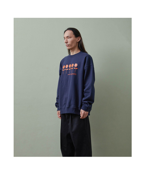261EUI(261イーユーアイ)の「ORANGE COSMOS SWEATSHIRT NAVY(スウェット・メンズ・その他・1/2)」の4枚目の写真