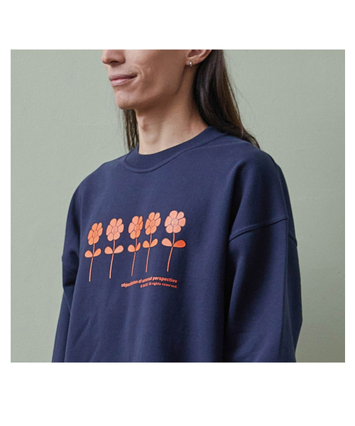 261EUI(261イーユーアイ)の「ORANGE COSMOS SWEATSHIRT NAVY(スウェット・メンズ・その他・1/2)」の5枚目の写真
