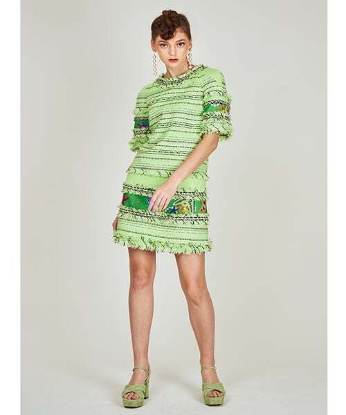 GREEDILOUS(グリディアス)の「ツイードオーシャンパールプリントワンピース(ワンピース・レディース・その他・SMALL/MEDIUM/LARGE/X-SMALL)」の2枚目の写真