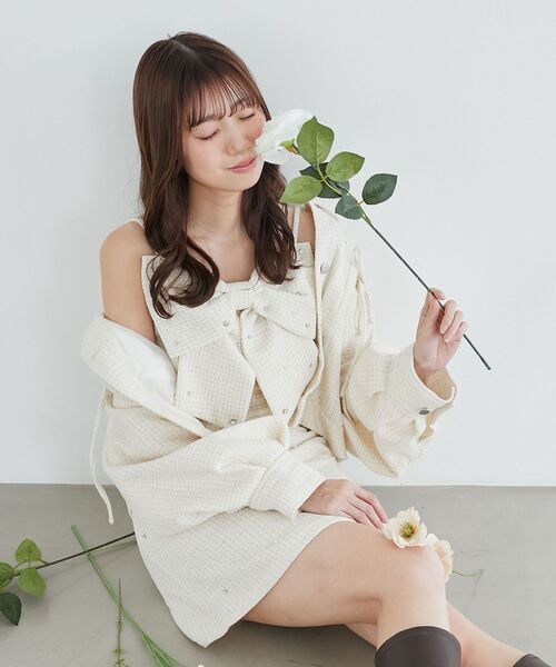 MAJESTIC LEGON（マジェスティックレゴン）の「ビッグリボンビジュービスチェ（キャミソール・レディース・サックスブルー/アイボリー/ピンクベージュ/ブラック・MEDIUM）」の2枚目の写真