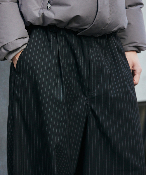 JOURNAL STANDARD（ジャーナルスタンダード）の「TR モダン ツイル ワイド ストライプ スラックス（スラックス・メンズ・ブラウン/グレー/ブラック系その他・LARGE/MEDIUM/SMALL）」の6枚目の写真