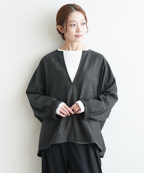 solamonat poche（ソラモナポッシェ）の「ウールVネックプルオーバー（Tシャツ/カットソー・レディース・チャコール/ブラック/トップグレー/アイボリー・2）」の4枚目の写真