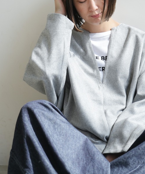 solamonat poche（ソラモナポッシェ）の「ウールVネックプルオーバー（Tシャツ/カットソー・レディース・チャコール/ブラック/トップグレー/アイボリー・2）」の3枚目の写真