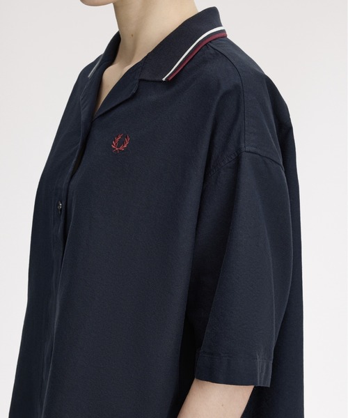 FRED PERRY（フレッドペリー）の「Tipped Placket Detail Shirt／ティップラインプラケットシャツ（シャツ/ブラウス・レディース・ホワイト/ネイビー・10）」の20枚目の写真