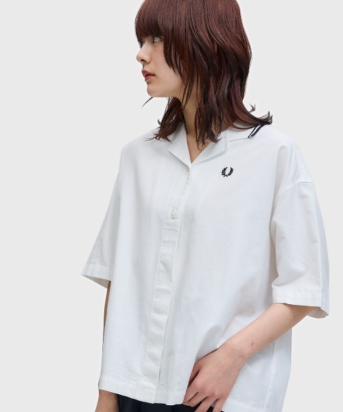 FRED PERRY（フレッドペリー）の「Tipped Placket Detail Shirt／ティップラインプラケットシャツ（シャツ/ブラウス・レディース・ホワイト/ネイビー・10）」の4枚目の写真