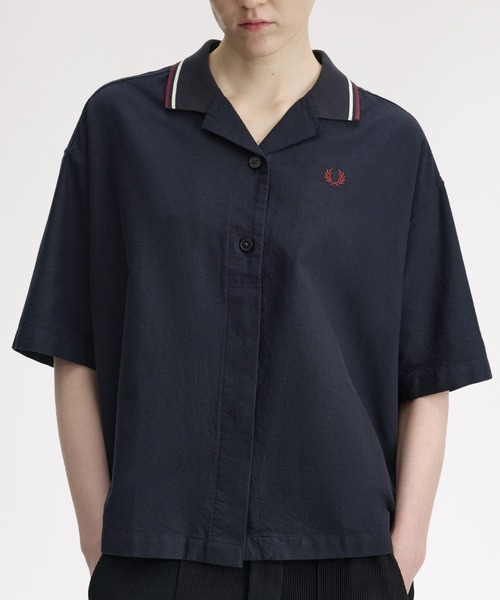 FRED PERRY（フレッドペリー）の「Tipped Placket Detail Shirt／ティップラインプラケットシャツ（シャツ/ブラウス・レディース・ホワイト/ネイビー・10）」の19枚目の写真
