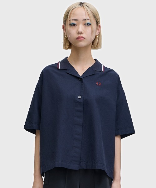 FRED PERRY（フレッドペリー）の「Tipped Placket Detail Shirt／ティップラインプラケットシャツ（シャツ/ブラウス・レディース・ホワイト/ネイビー・10）」の17枚目の写真