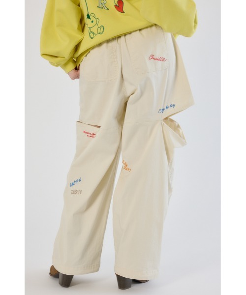 RODEO CROWNS WIDE BOWL（ロデオクラウンズワイドボウル）の「embroideryサイドジップパンツ（その他パンツ・レディース・ホワイト/ブルー/ブラック・MEDIUM/SMALL）」の6枚目の写真