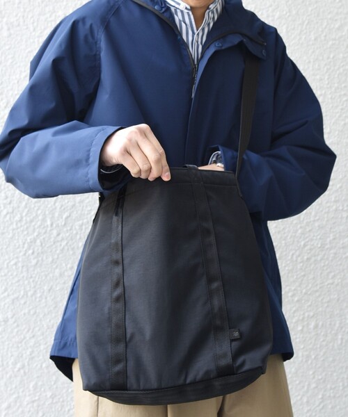 SHIPS any(シップス エニィ)の「SHIPS any:〈撥水〉AQUA defense(TM) 2WAY ショルダーバッグ◇(ショルダーバッグ・メンズ・ブラック/ライトグレー・ONE SIZE)」の10枚目の写真