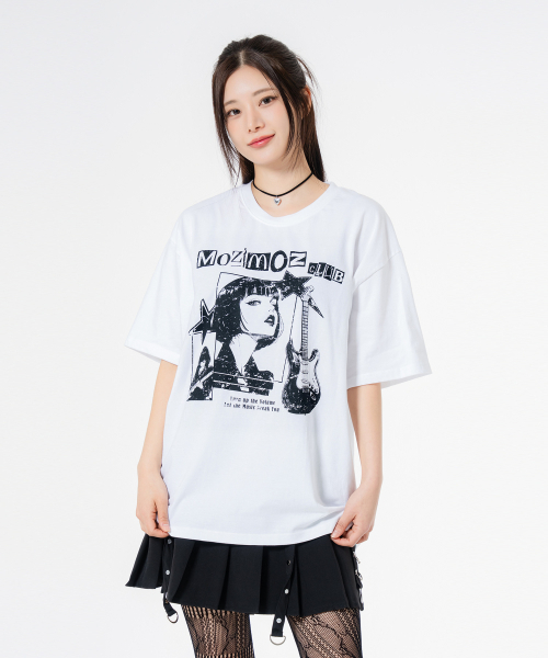 MOZMOZ(モズモズ)の「コミックガール オーバーサイズ 半袖Tシャツ ホワイト(Tシャツ/カットソー・レディース・その他・XXL/XL/M)」の4枚目の写真