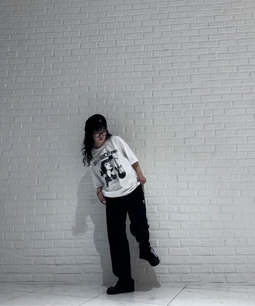 MOZMOZ(モズモズ)の「コミックガール オーバーサイズ 半袖Tシャツ ホワイト(Tシャツ/カットソー・レディース・その他・XXL/XL/M)」の7枚目の写真