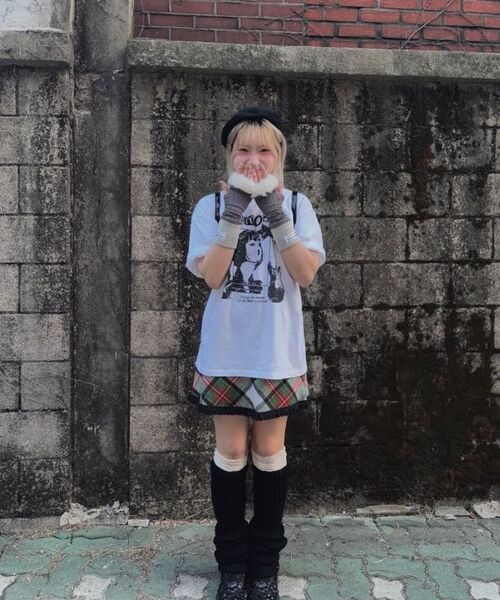 MOZMOZ(モズモズ)の「コミックガール オーバーサイズ 半袖Tシャツ ホワイト(Tシャツ/カットソー・レディース・その他・XXL/XL/M)」の11枚目の写真