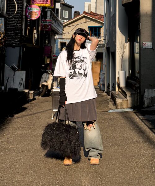 MOZMOZ(モズモズ)の「コミックガール オーバーサイズ 半袖Tシャツ ホワイト(Tシャツ/カットソー・レディース・その他・XXL/XL/M)」の14枚目の写真