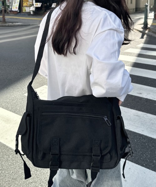 CLEA（クレア）の「【A4サイズ対応】3ポケットキャンバスショルダーバッグ（バックパック/リュック・レディース・ブラック/ホワイト・FREE）」の17枚目の写真