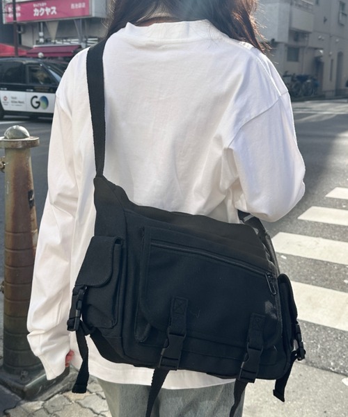 CLEA（クレア）の「【A4サイズ対応】3ポケットキャンバスショルダーバッグ（バックパック/リュック・レディース・ブラック/ホワイト・FREE）」の18枚目の写真