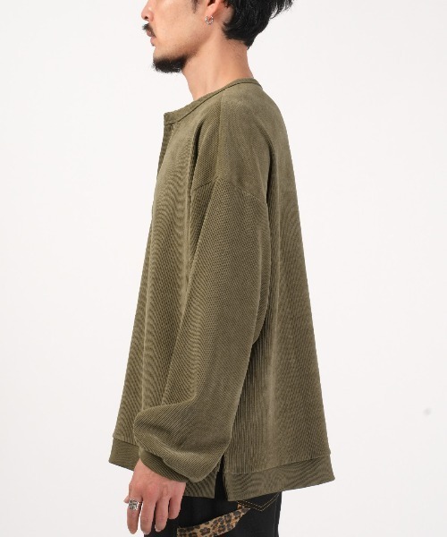 revertical(リバーティカル)の「revertical(リバーティカル)コーデュロイヘンリーネックロンT(Tシャツ/カットソー・メンズ・グレイッシュベージュ/ワイン/チャコール/ネイビー・L/M)」の6枚目の写真