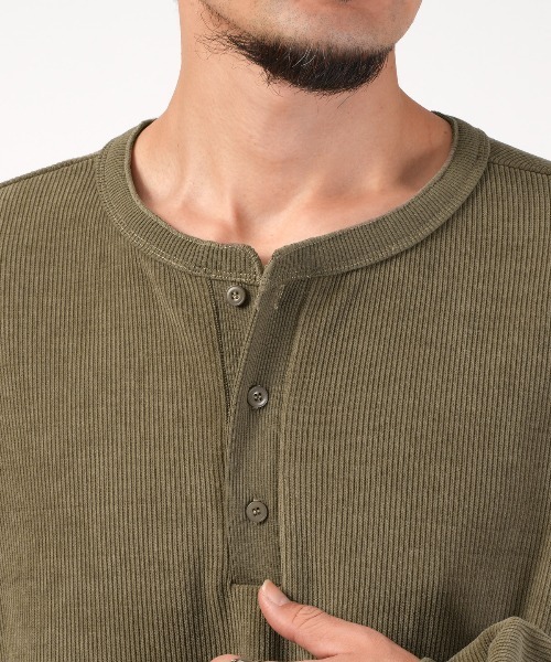 revertical(リバーティカル)の「revertical(リバーティカル)コーデュロイヘンリーネックロンT(Tシャツ/カットソー・メンズ・グレイッシュベージュ/ワイン/チャコール/ネイビー・L/M)」の8枚目の写真