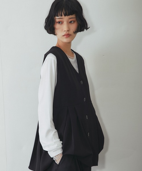 ANOTHER S（アナザーエス）の「【セットアップ対応】タック入りジレベスト（スーツベスト・レディース・ブラック/グレー/グレイッシュベージュ・FREE）」の17枚目の写真