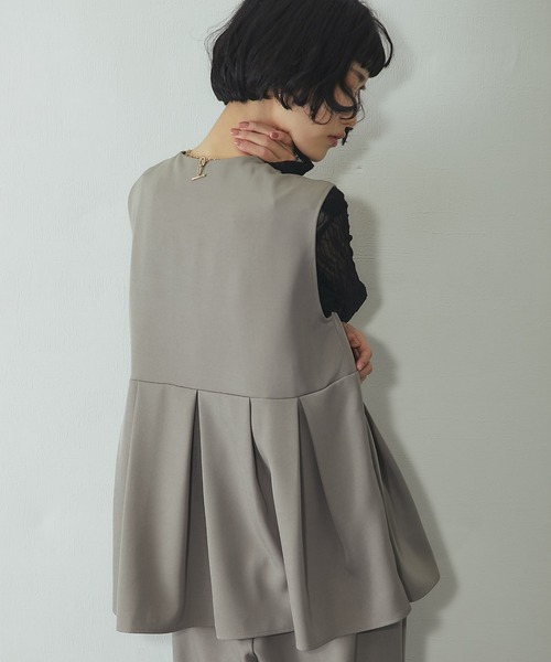ANOTHER S（アナザーエス）の「【セットアップ対応】タック入りジレベスト（スーツベスト・レディース・ブラック/グレー/グレイッシュベージュ・FREE）」の8枚目の写真