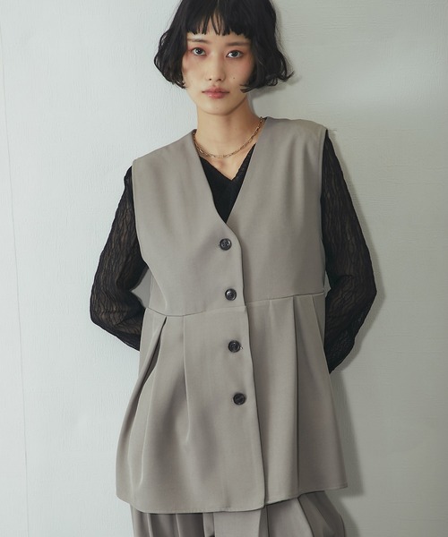 ANOTHER S（アナザーエス）の「【セットアップ対応】タック入りジレベスト（スーツベスト・レディース・ブラック/グレー/グレイッシュベージュ・FREE）」の7枚目の写真