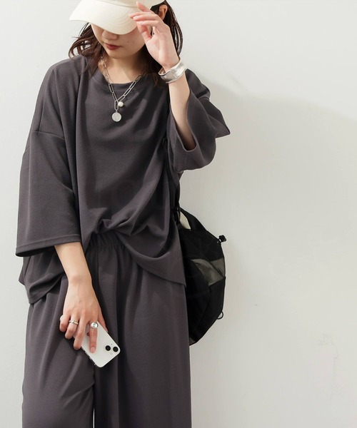 antiqua(アンティカ)の「速乾 ドルマン トップス ワイドパンツ セットアップ(Tシャツ/カットソー・レディース・ブラック/グレー・P/R)」の16枚目の写真