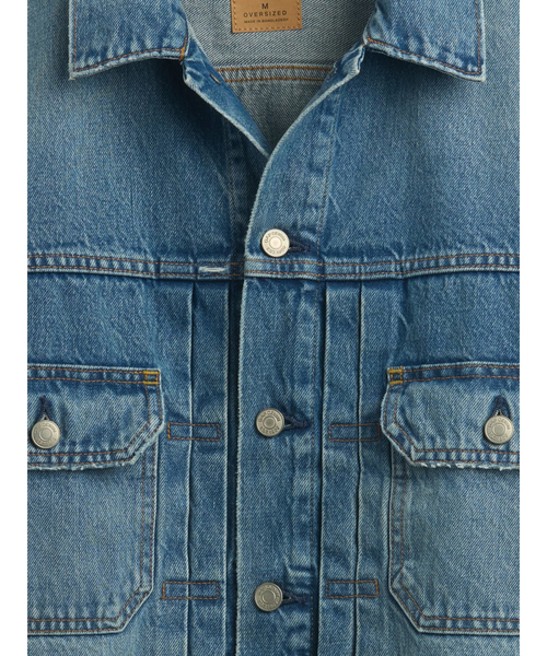 GAP（ギャップ）の「リラックスフィット アイコンデニムジャケット（デニムジャケット・メンズ・インディゴブルー・XL/L/M/S/XS）」の4枚目の写真