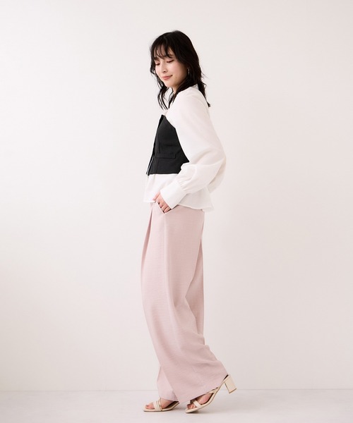 VIS（ビス）の「美easy前開きビスチェドッキングシャツ/イージーケア・接触冷感・セットアップ対応（シャツ/ブラウス・レディース・ブラック/キナリ/グレー・FREE）」の10枚目の写真