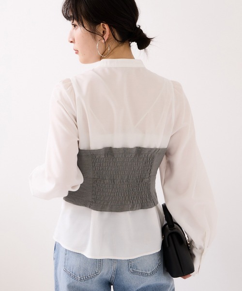 VIS（ビス）の「美easy前開きビスチェドッキングシャツ/イージーケア・接触冷感・セットアップ対応（シャツ/ブラウス・レディース・ブラック/キナリ/グレー・FREE）」の13枚目の写真