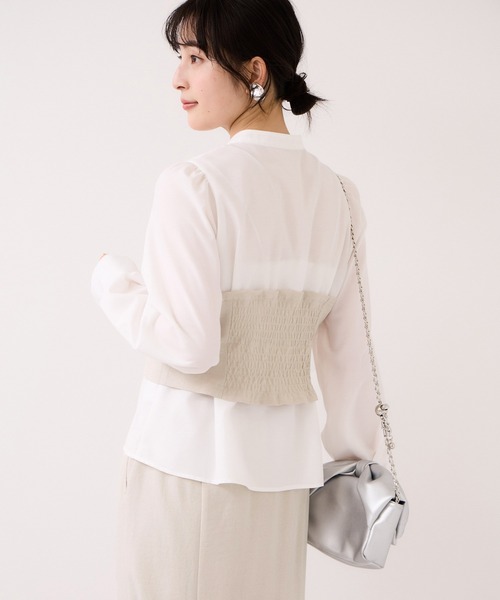 VIS（ビス）の「美easy前開きビスチェドッキングシャツ/イージーケア・接触冷感・セットアップ対応（シャツ/ブラウス・レディース・ブラック/キナリ/グレー・FREE）」の18枚目の写真