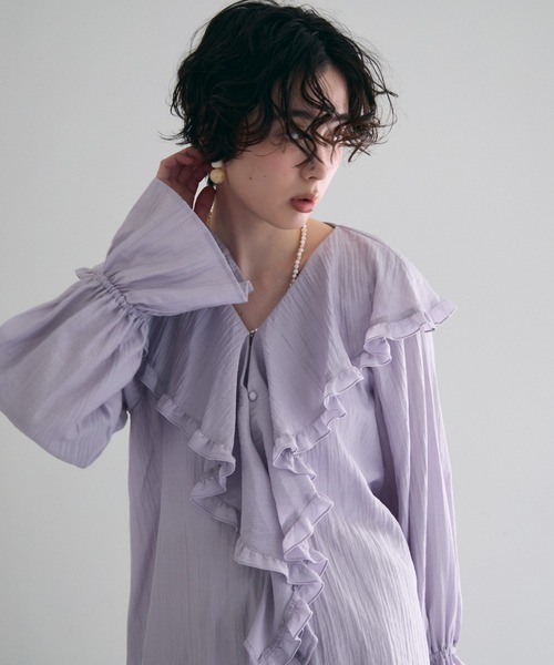 Trish（トリッシュ）の「ラッフルカラーフリルブラウス（シャツ/ブラウス・レディース・ブラック/ベージュ/ブラウン/ホワイト/ブルー・MEDIUM）」の5枚目の写真