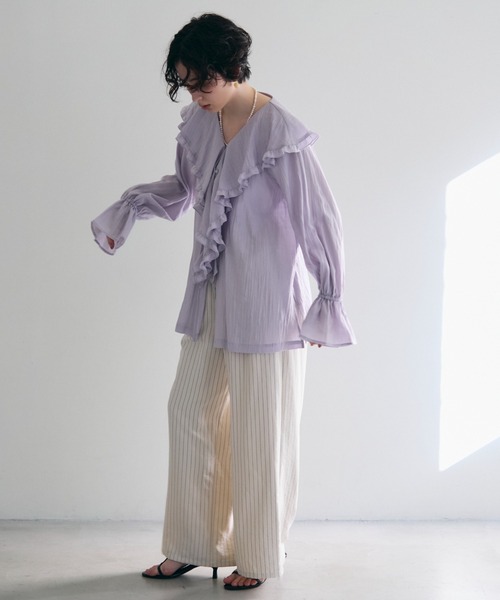 Trish（トリッシュ）の「ラッフルカラーフリルブラウス（シャツ/ブラウス・レディース・ブラック/ベージュ/ブラウン/ホワイト/ブルー・MEDIUM）」の15枚目の写真