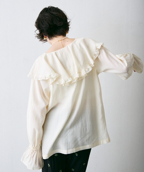 Trish（トリッシュ）の「ラッフルカラーフリルブラウス（シャツ/ブラウス・レディース・ブラック/ベージュ/ブラウン/ホワイト/ブルー・MEDIUM）」の10枚目の写真