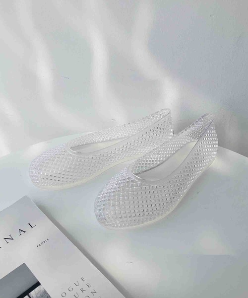 AS KNOW AS plus（アズノゥアズプラス）の「クリアメッシュフラットパンプス（パンプス・レディース・ブラック/ホワイト/ネイビー/グレー・L/M）」の18枚目の写真