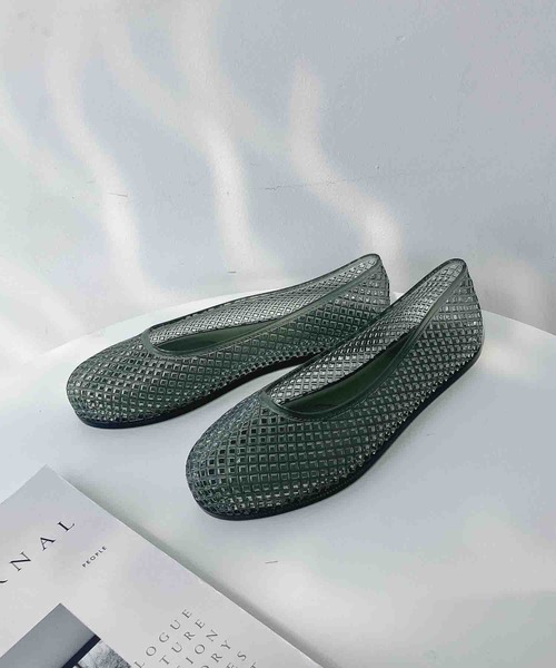 AS KNOW AS plus（アズノゥアズプラス）の「クリアメッシュフラットパンプス（パンプス・レディース・ブラック/ホワイト/ネイビー/グレー・L/M）」の7枚目の写真