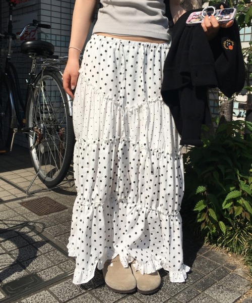 Teem Store(チームストア)の「韓国レトロ ドット柄ティアードロングスカート ウエストゴム フリル(スカート・レディース・ミント/ホワイト/ブラック・F)」の1枚目の写真