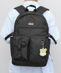 UCLA（ユーシーエルエー）の「大容量 2層式 フロントポケット バックパック A4・PC収納対応 ラバーチャーム付き（バックパック/リュック）」